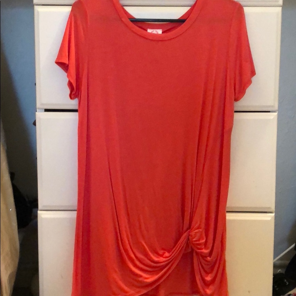 Ladies Knotted Top
